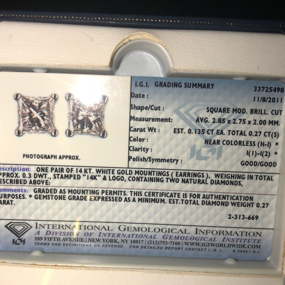 Diamond earrings 1/4 Carat